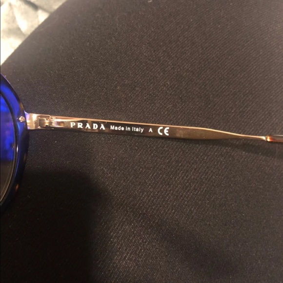 Prada sunglasses - Picture 3 of 4
